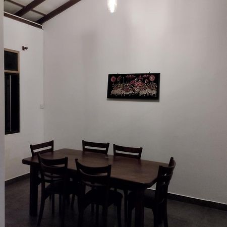 Villa Hilltop By Yehansa With Unlimited Fiber Wifi ヒッカドゥワ エクステリア 写真
